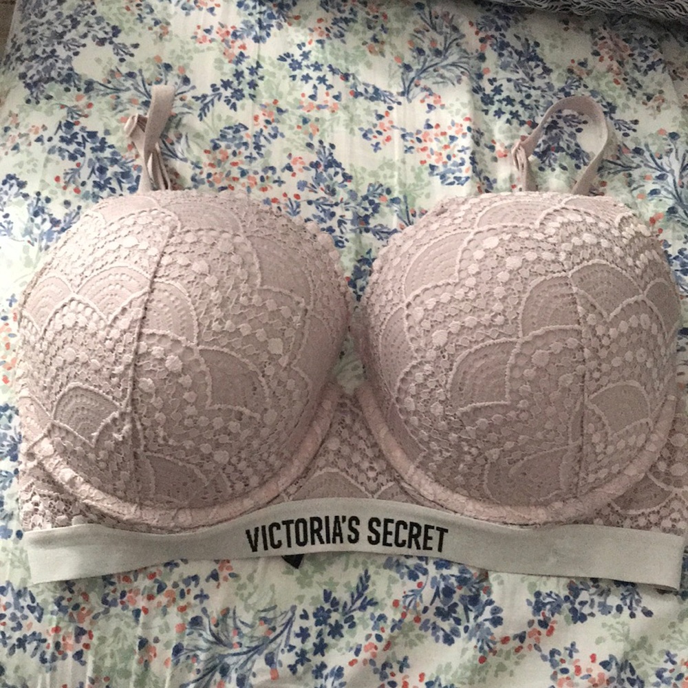 VICTORIAS SECRET BRA 34DD
